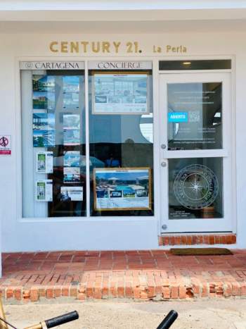 CENTURY 21 La Perla